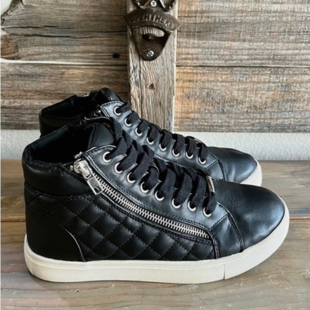 Steve madden leather high tops “decaf” - cute zippers